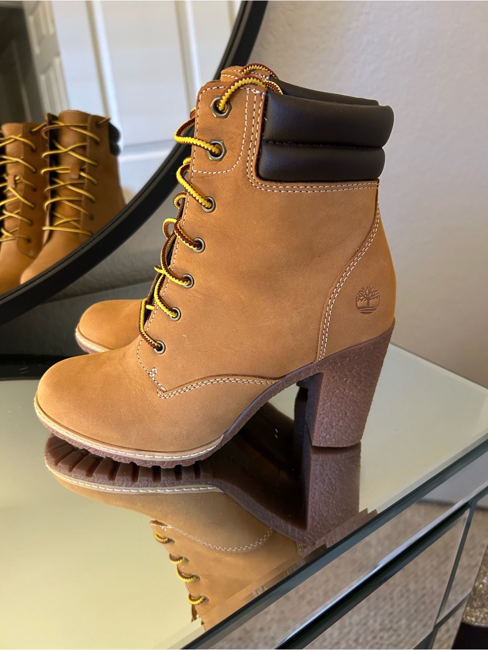 Timberland Women's Wheat Lace-Up Heeled Boot - Picture 2 of 5